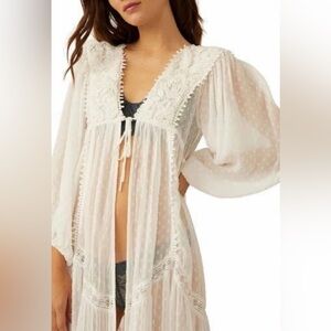 Free People Intimately “Why We Spring Fling” Lace Robe Size XS